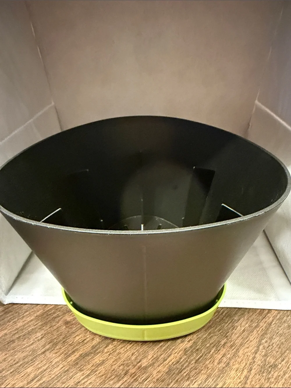 Tupperware Black Utensil Organizer with Lime Green Base